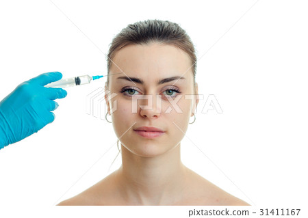 a close-up portrait smiling female doctor that a close-up portrait smiling female doctor that 31411167