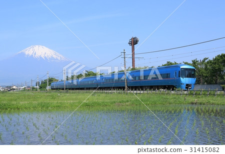在御殿場線上顛倒富士山和火車 31415082