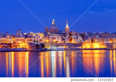 Valletta. Mediterranean harbor. 31415083