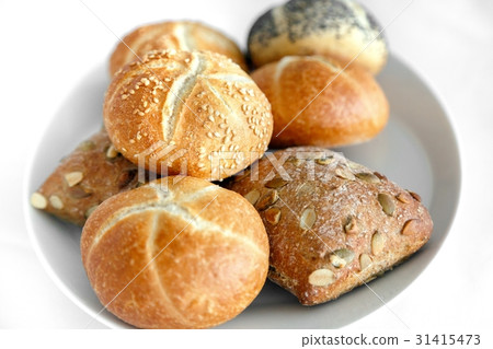 Freshly baked buns in the kitchen 31415473