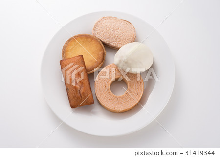 Baked goods 31419344