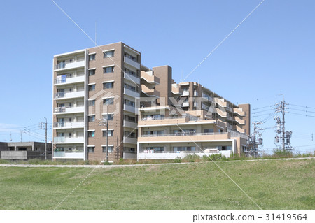 Apartment along the bank 31419564