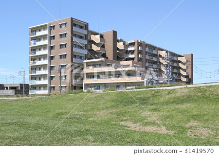 Apartment along the bank Apartment along the bank 31419570
