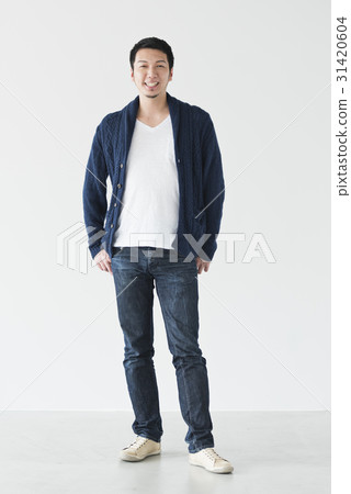 男性在他30歲的生活方式白背 男性在他30歲的生活方式白背 31420604