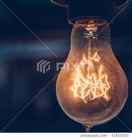 the old bulb on the ceiling of the old caffe 31425055