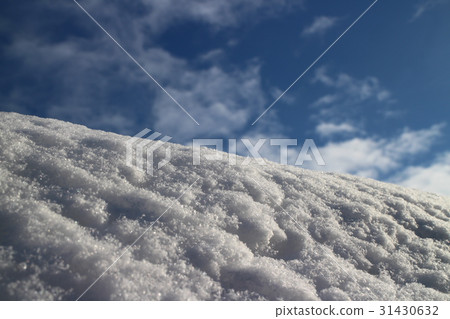 snow-white against clear blue sky snow-white against clear blue sky 31430632