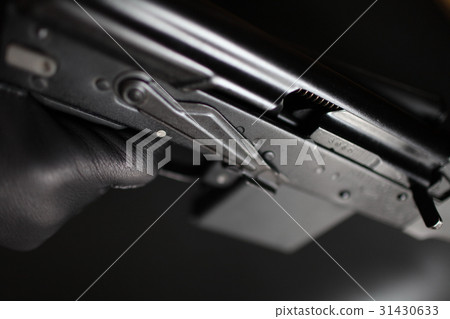 finger on trigger machine gun finger on trigger machine gun 31430633
