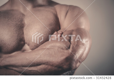 Brutal caucasian handsome fitness men on diet training chest pum Brutal caucasian handsome fitness men on diet training chest pum 31432428