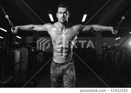Brutal caucasian handsome fitness men on diet training chest pum Brutal caucasian handsome fitness men on diet training chest pum 31432585