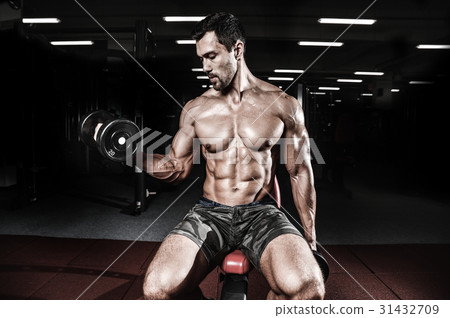 Caucasian sexy fitness male model execute exercise 31432709