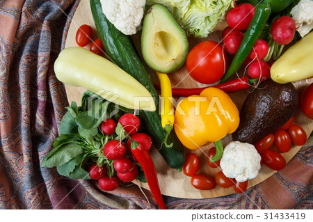 Pile of organic vegetables 31433419
