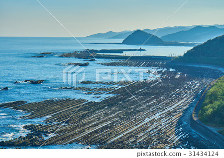 Uplifting sea floor of Qingdao and teratogenic traces of deformity 31434124