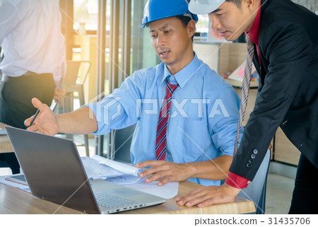 engineer meeting for architectural project. engineer meeting for architectural project. 31435706