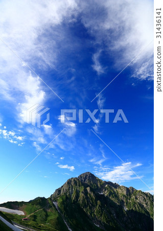 Summer sky and Northern Alps · Mt. 31436141