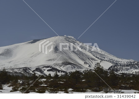 Asama mountain snow scene · Oniki highway (Gunma) Asama mountain snow scene · Oniki highway (Gunma) 31439042