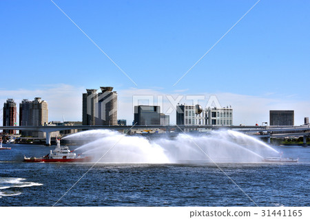 Discharging by the Tokyo Fire Department fire fighting boat 31441165