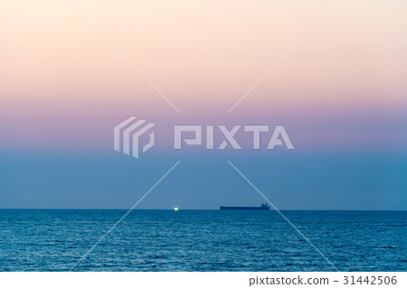 Evening scenery of Iwaya coast, Wakamatsu-ku, Fukuoka Prefecture 31442506