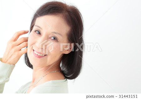 Senior woman portrait 31443151