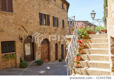 Alley in old town , Tuscany Italy Alley in old town , Tuscany Italy 31443766