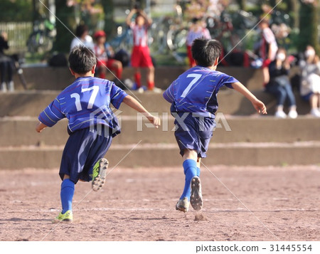 Boy football 31445554