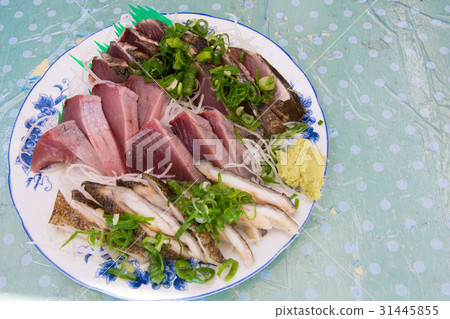 Bonito sashimi and Tataki 31445855