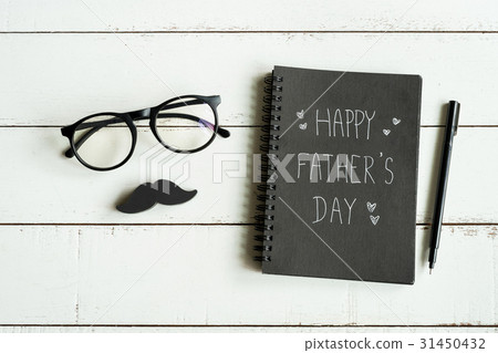 Happy Father's Day message on notebook 31450432