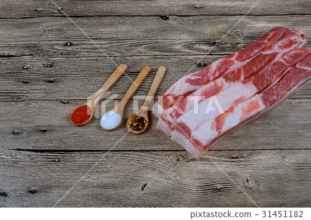 Fresh raw pork lard with spices for pickling  31451182