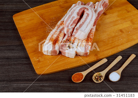 Fresh raw pork fat ready for gammoning on wooden 31451183