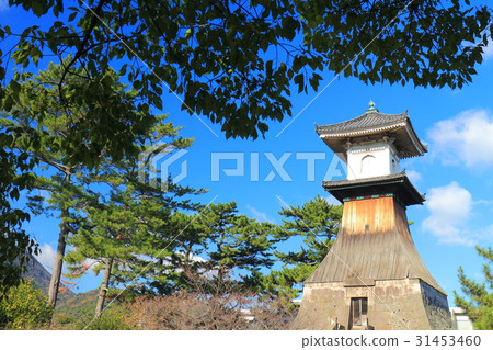 High lantern basket under fine weather (Kotohira) High lantern basket under fine weather (Kotohira) 31453460