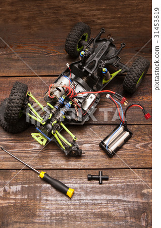 Dismantled broken Rc crawler model toy repair 31453819