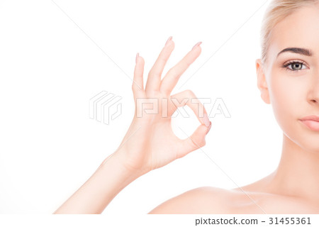 Young woman beauty and spa skin care 31455361