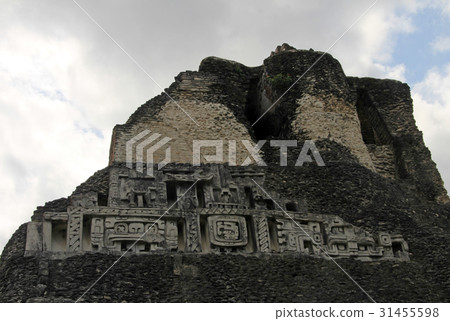 Mayan ruins Xunantunich, San Ignacio, Belize Mayan ruins Xunantunich, San Ignacio, Belize 31455598