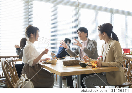 lunch time 31456374