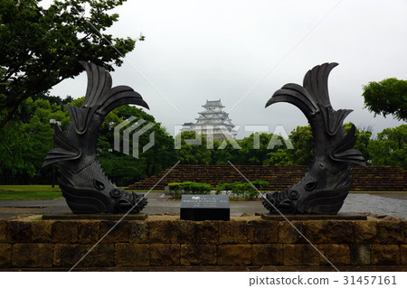 Himeji castle seen from the gates of Sakamidai Park Himeji castle seen from the gates of Sakamidai Park 31457161