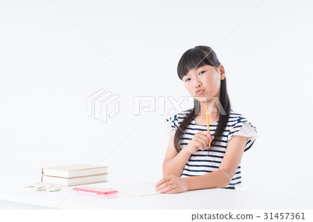 Elementary school student to study 31457361