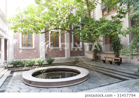 The University of Hong Kong 31457794