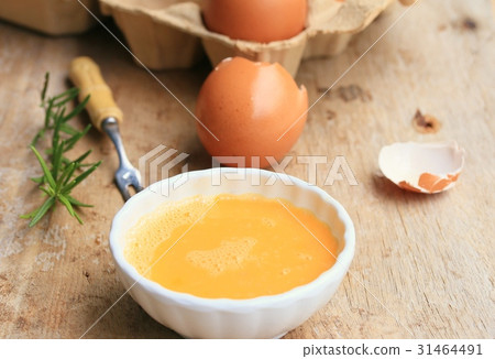 egg yolk 31464491
