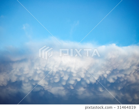 Milky cloud Milky cloud 31464819