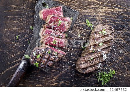 Barbecue Adged Roast Beef 31467882
