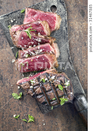 Barbecue Aged Roast Beef 31467885