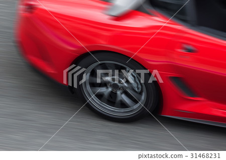 運行運動型汽車高速運行 31468231