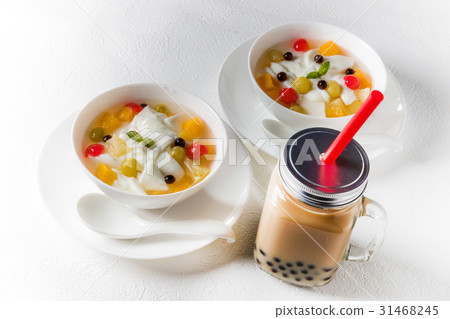 安寧豆腐和木薯粉中國甜點杏仁果凍和木薯粉 31468245