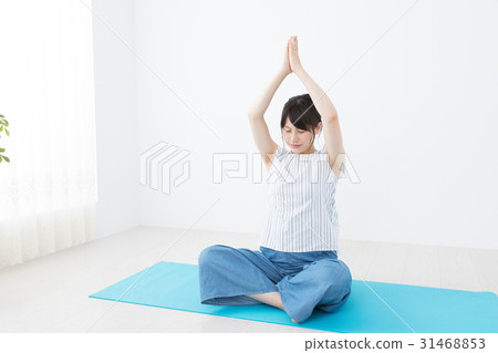 Maternity Yoga 31468853