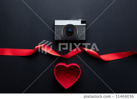 camera, box and ribbon camera, box and ribbon 31469036