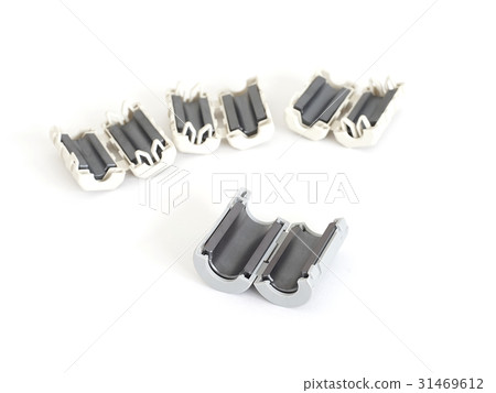 EMC, RFI and Noise reduction device Ferrite Clamp EMC, RFI and Noise reduction device Ferrite Clamp 31469612