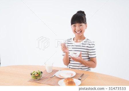 Elementary school student Elementary school student 31473533