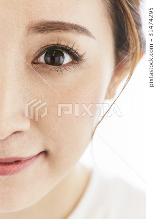 Female beauty image 31474295