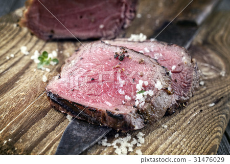 Barbecue Point Steak on old Chopping Board 31476029