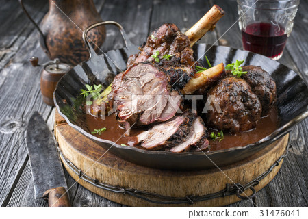 Lamb Knockle in Red WIne Souce Lamb Knockle in Red WIne Souce 31476041