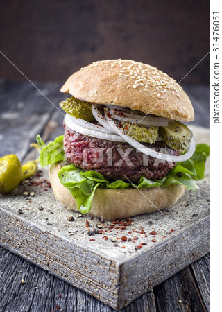 Barbecue Hamburger with Vegetable Barbecue Hamburger with Vegetable 31476051